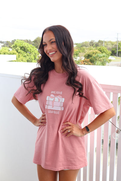 Cool Mums Read Smut Oversized Tee - Dusty Pink & Pink